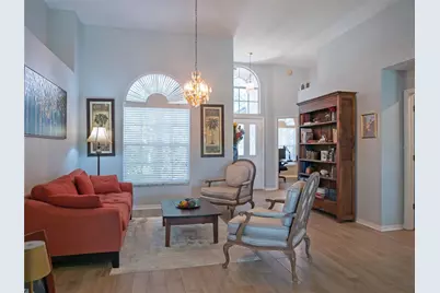 16517 Lake Heather Drive, Tampa, FL 33618 - Photo 4