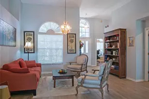 16517 Lake Heather Dr, Tampa, FL 33618 - Photo 4