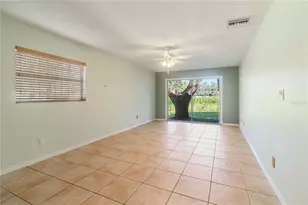 7132 Wrenwood Cir, Tampa, FL 33617 - Photo 18