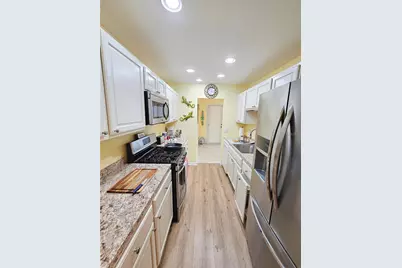 2960 59th Street S #105, Gulfport, FL 33707 - Photo 6