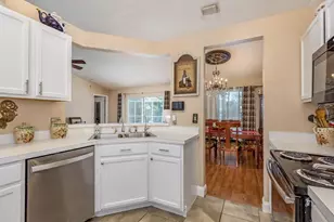 1786 Biarritz Cir, Tarpon Springs, FL 34689 - Photo 6