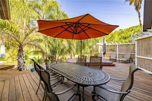 1252 E Lake Dr, Tarpon Springs, FL 34688 - Photo 34