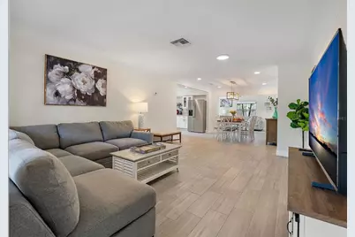 6750 W Flamingo Way S, Saint Petersburg, FL 33707 - Photo 10