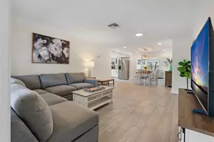 6750 W Flamingo Way S, Saint Petersburg, FL 33707 - Photo 10