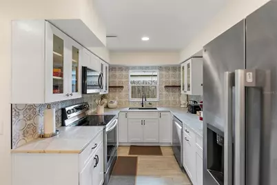 6750 W Flamingo Way S, Saint Petersburg, FL 33707 - Photo 14