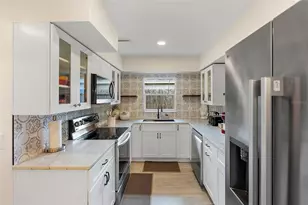 6750 W Flamingo Way S, Saint Petersburg, FL 33707 - Photo 14