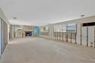 16214 3rd St E, Redington Beach, FL 33708 - Photo 22