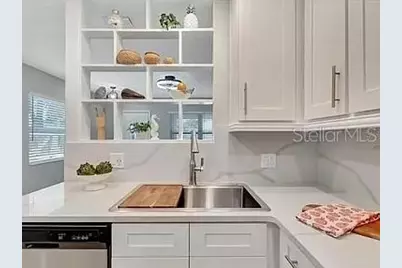 2450 40th Avenue N, Saint Petersburg, FL 33714 - Photo 4