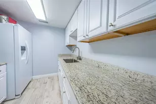 31 Island Way, Clearwater Beach, FL 33767 - Photo 38