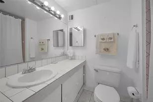 31 Island Way, Clearwater Beach, FL 33767 - Photo 22
