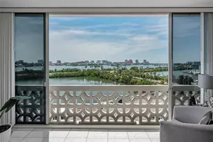 31 Island Way, Clearwater Beach, FL 33767 - Photo 10