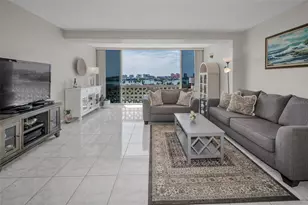 31 Island Way, Clearwater Beach, FL 33767 - Photo 6