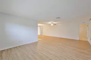 2122 Hereford Dr, Sun City Center, FL 33573 - Photo 18