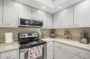 2097 Whitewood Ave, Spring Hill, FL 34609 - Photo 6