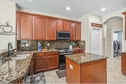 6107 Ibispark Drive, Lithia, FL 33547 - Photo 10
