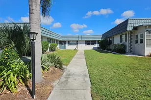 1811 Bedford Ln, Sun City Center, FL 33573 - Photo 4