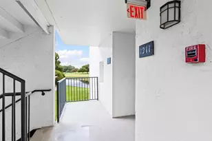 225 Country Club Dr, Largo, FL 33771 - Photo 28