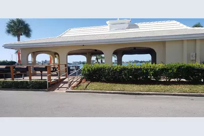 4750 Cove Circle #304, Saint Petersburg, FL 33708 - Photo 24