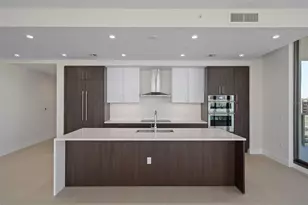 275 1st Ave S, Saint Petersburg, FL 33701 - Photo 10