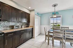5116 Beach Dr SE, Saint Petersburg, FL 33705 - Photo 16