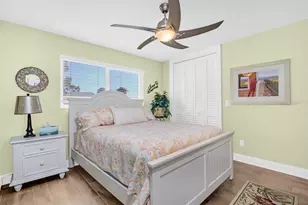 1100 Friendly Wy S, Saint Petersburg, FL 33705 - Photo 30