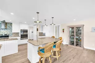 1100 Friendly Wy S, Saint Petersburg, FL 33705 - Photo 14