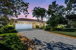 1100 Friendly Wy S, Saint Petersburg, FL 33705 - Photo 2