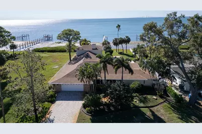 1100 Friendly Way S, Saint Petersburg, FL 33705 - Photo 1