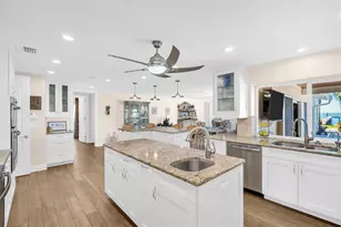 1100 Friendly Wy S, Saint Petersburg, FL 33705 - Photo 12