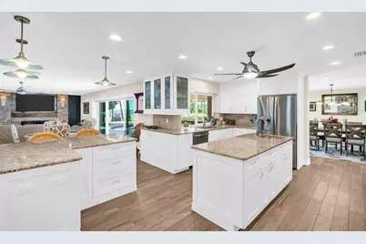1100 Friendly Way S, Saint Petersburg, FL 33705 - Photo 6