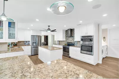 1100 Friendly Way S, Saint Petersburg, FL 33705 - Photo 8