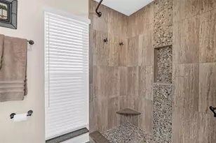 1100 Friendly Wy S, Saint Petersburg, FL 33705 - Photo 24