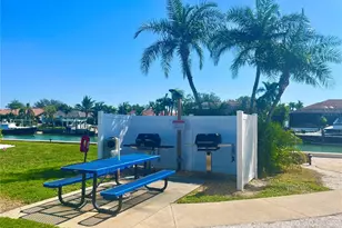 4900 Brittany Dr S, Saint Petersburg, FL 33715 - Photo 34