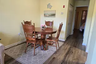 5925 Terrace Park Dr N, Saint Petersburg, FL 33709 - Photo 6