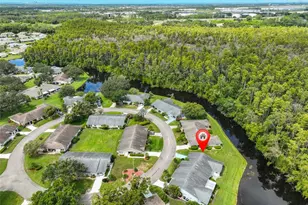 2026 Hawkhurst Cir, Sun City Center, FL 33573 - Photo 36
