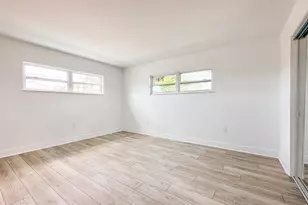 11295 1st St E, Treasure Island, FL 33706 - Photo 24