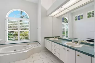 777 Cattail Ct NE, Saint Petersburg, FL 33703 - Photo 18