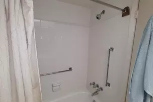 4920 Locust St NE, Saint Petersburg, FL 33703 - Photo 8