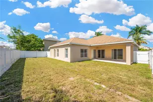 1833 Mira Lago Cir, Ruskin, FL 33570 - Photo 36