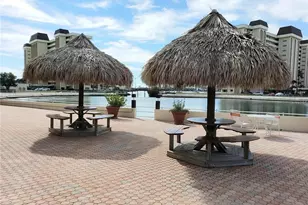 4750 Cove Cir, Saint Petersburg, FL 33708 - Photo 24