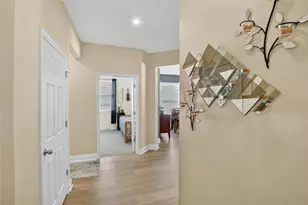 307 Bluewater Falls Ct, Apollo Beach, FL 33572 - Photo 10