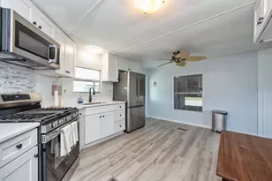 3920 Kim Dr, Wesley Chapel, FL 33543 - Photo 6