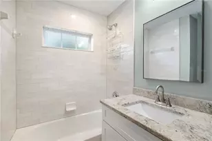 1101 2nd St W, Bradenton, FL 34205 - Photo 8