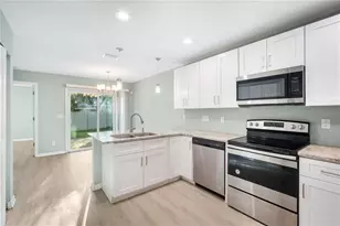 1101 2nd St W, Bradenton, FL 34205 - Photo 10