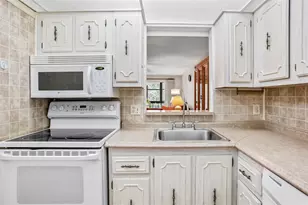 11485 Oakhurst Rd, Largo, FL 33774 - Photo 8