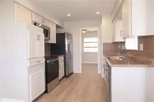 806 Oakmont Ave, Sun City Center, FL 33573 - Photo 20