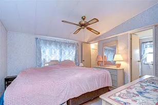 3922 William Hume Dr, Zephyrhills, FL 33541 - Photo 14