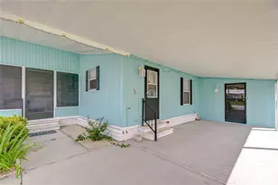 3922 William Hume Dr, Zephyrhills, FL 33541 - Photo 2