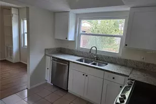 707 Rollingwood Ln, Valrico, FL 33594 - Photo 10