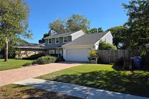 707 Rollingwood Ln, Valrico, FL 33594 - Photo 4